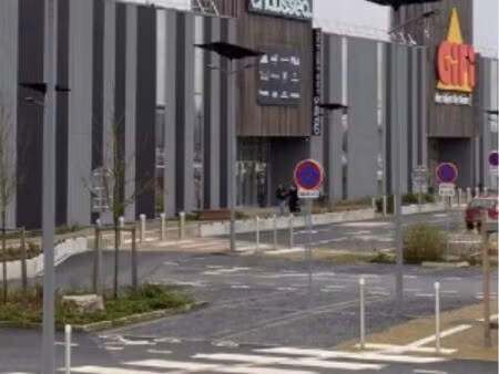 local commercial 1800 m2