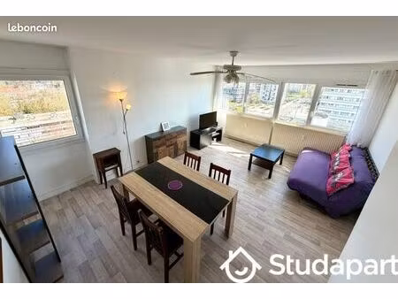 chambre 1 pièce 12 m²