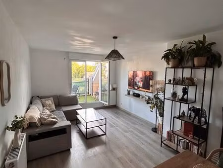 particulier appartement t3 a quincy-voisins avec balcon