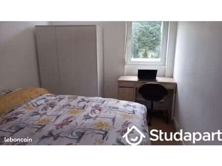 chambre 1 pièce 12 m²