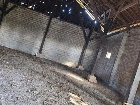 location hangar