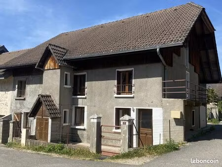 maison 9 pièces 147 m²
