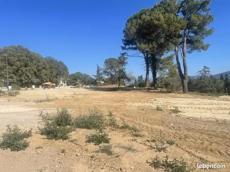 terrain 450 m² cadenet