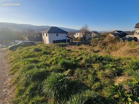 terrain 801 m² entrelacs
