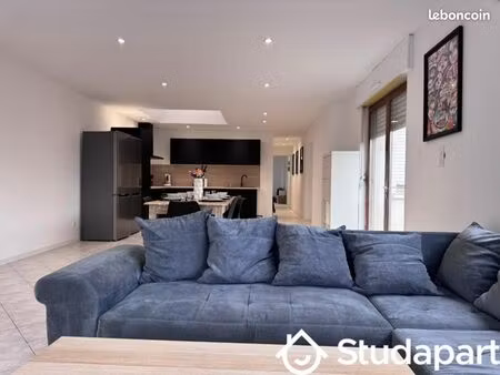 chambre 1 pièce 11 m²