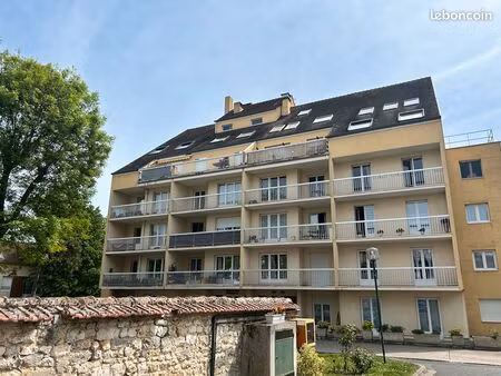 appartement place st jean melun