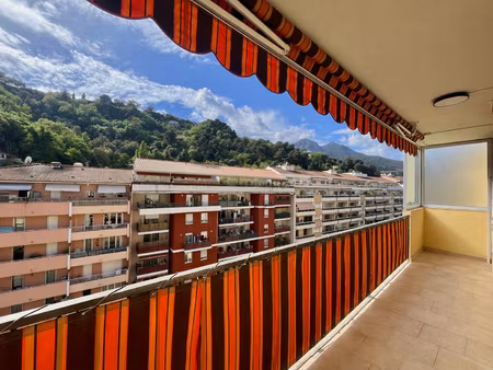 4 pièces rénové avec terrasse  balcon  et cave menton vall