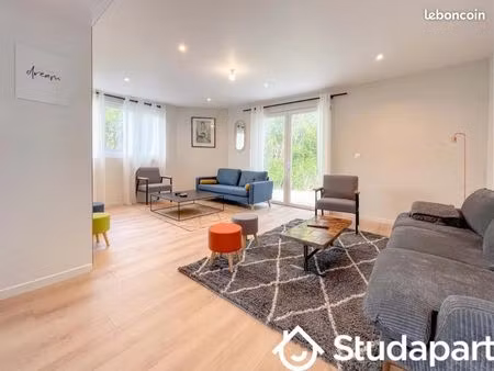 chambre 1 pièce 14 m²