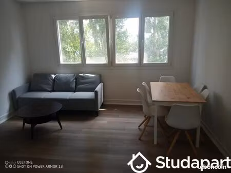 chambre 1 pièce 9 m²