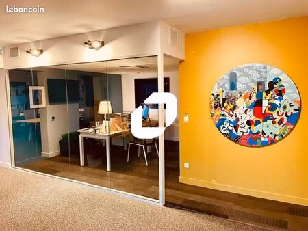 bureau 550 m²