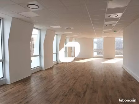 local commercial 298 m²