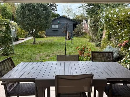 a 2 pas de la mairie de guérande  au calme  maison 3ch  sur jardin sud entierement clos