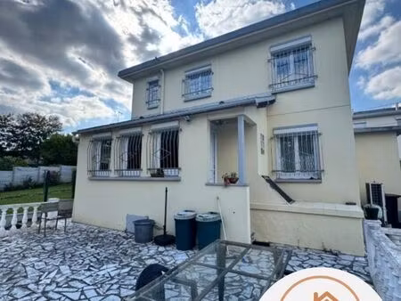 maison 4 pièces 85 m²