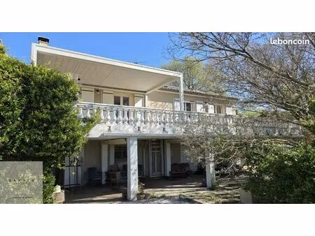 maison 8 pièces 147 m²