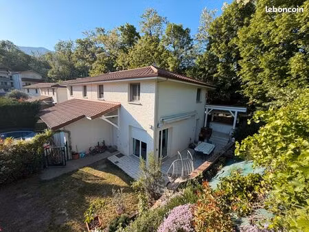 maison 4 pièces 92m²