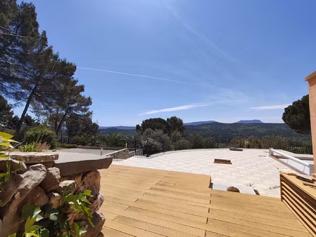 propriété avec vue dominante exceptionnelle  2 villas sur 1.