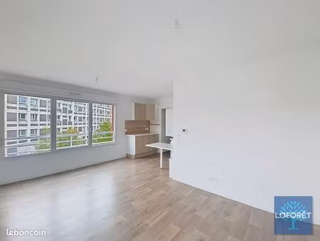 studio 1 pièce 33 m²