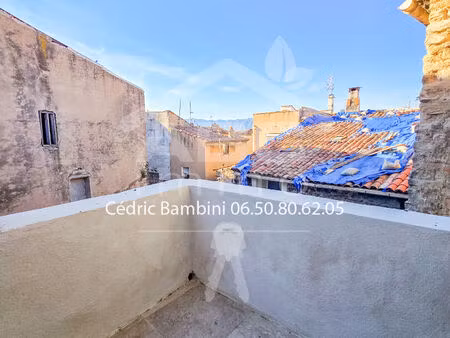 appartement t2 bis entièrement rénové avec terrasse à trets