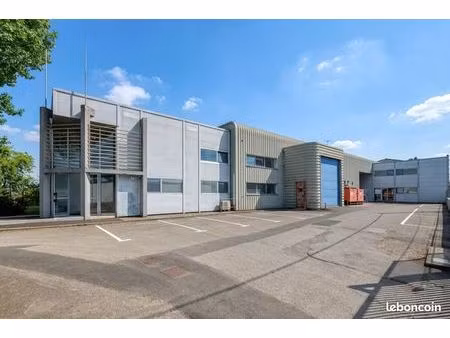 local bureaux 2 248 m²