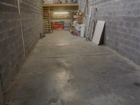 entrepôt / dépôt