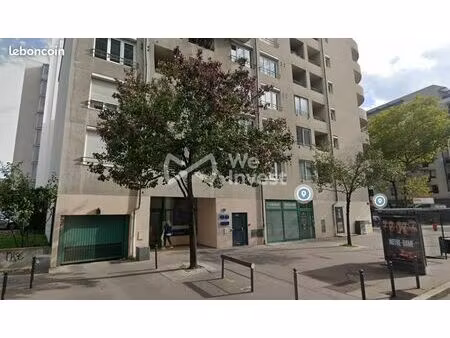 parking/box 20 m² lyon