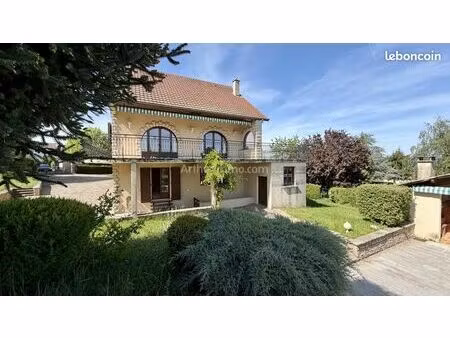 maison 9 pièces 363 m²