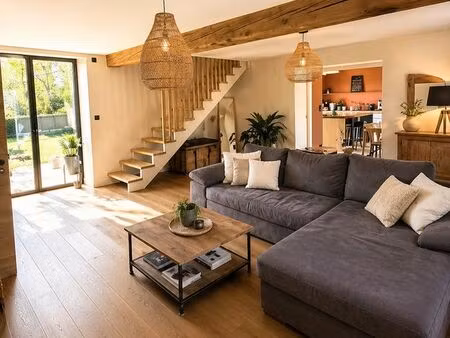 maison 8 pièces 235 m²