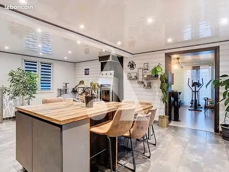 villa 7 pièces 159 m²