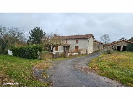 maison de village avec dépendances à saint germier