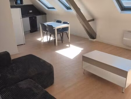 loue t2 meublé lumineux centre ville refait à neuf