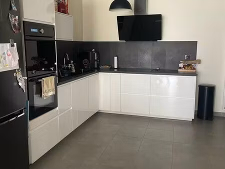 appartement 3 pièces 64 7m2