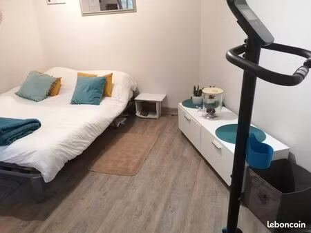 studio meublé rénové dans cour
