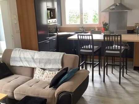 apparemment t2 46m2 avec grande terrasse