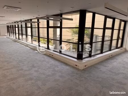 bureau 635 m²