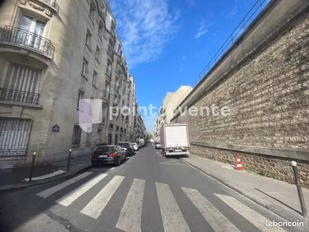 commerce beauté/coiffure 25 m²