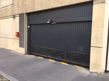 box fermé - garibaldi - lyon 03