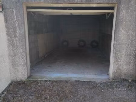 garage 18m2 à louer