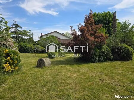 maison 9 pièces 218 m²