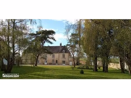 maison 8 pièces 285 m2 sur 10 ha