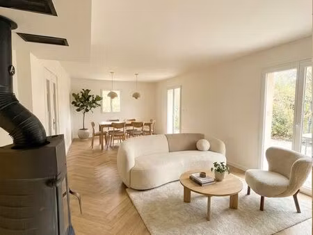 propriété 7 pièces de 239 m²