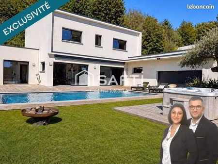 propriété 9 pièces 267 m²