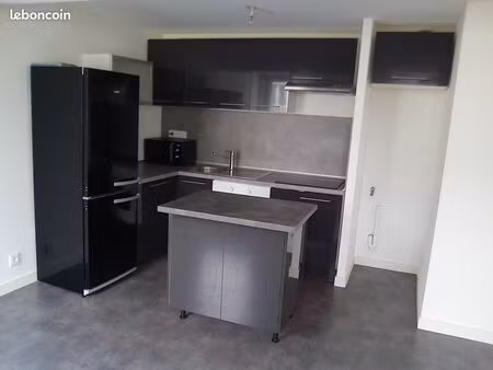 duplex t2 35m² loi carrez. cherbourg est   1km naval group . dispo immédiat. 750 cc dpe d