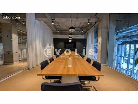 bureau 1 032 m²