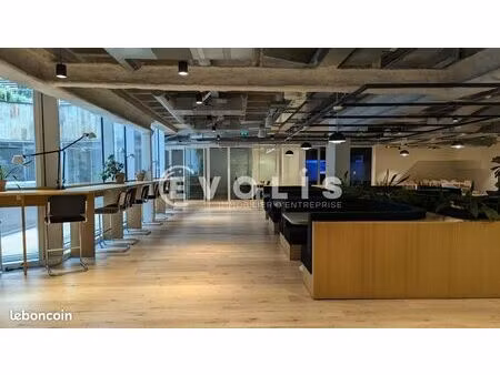 bureau 600 m²