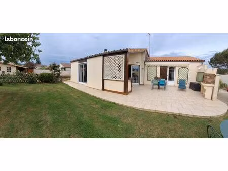 maison de plain pied à ventre au coeur de magné - proche commerce et école