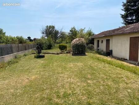 maison rénovée dpe b – 73 m² – terrain 1000 m² divisible – dépendances 100 m² – mably