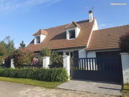 maison 127 m2 . 5 pièces .2 garages. terrain 1054 m2