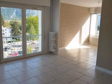 appartement 4 pièces 77 m²