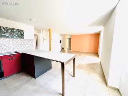 grand appartement entièrement rénové