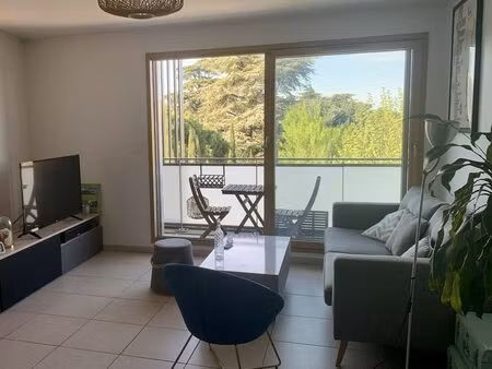 appartement t2 55m² + garage fermé avec borne de recharge à croix rousse secteur hôpital /